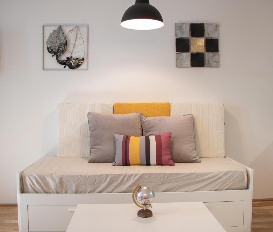 Flat2Go Modern Apartments - Harmony Of City And Nature เวียนนา ภายนอก รูปภาพ