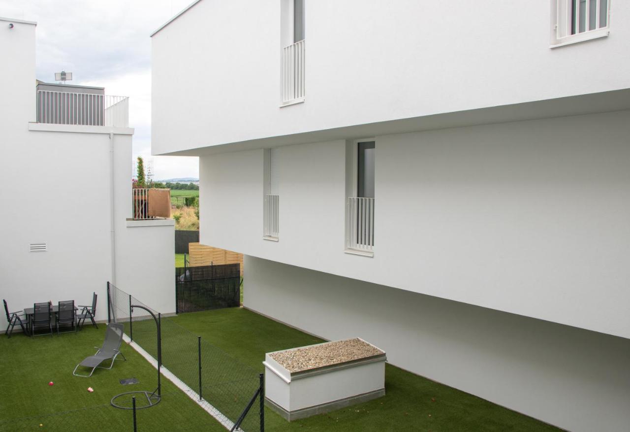 Flat2Go Modern Apartments - Harmony Of City And Nature เวียนนา ภายนอก รูปภาพ
