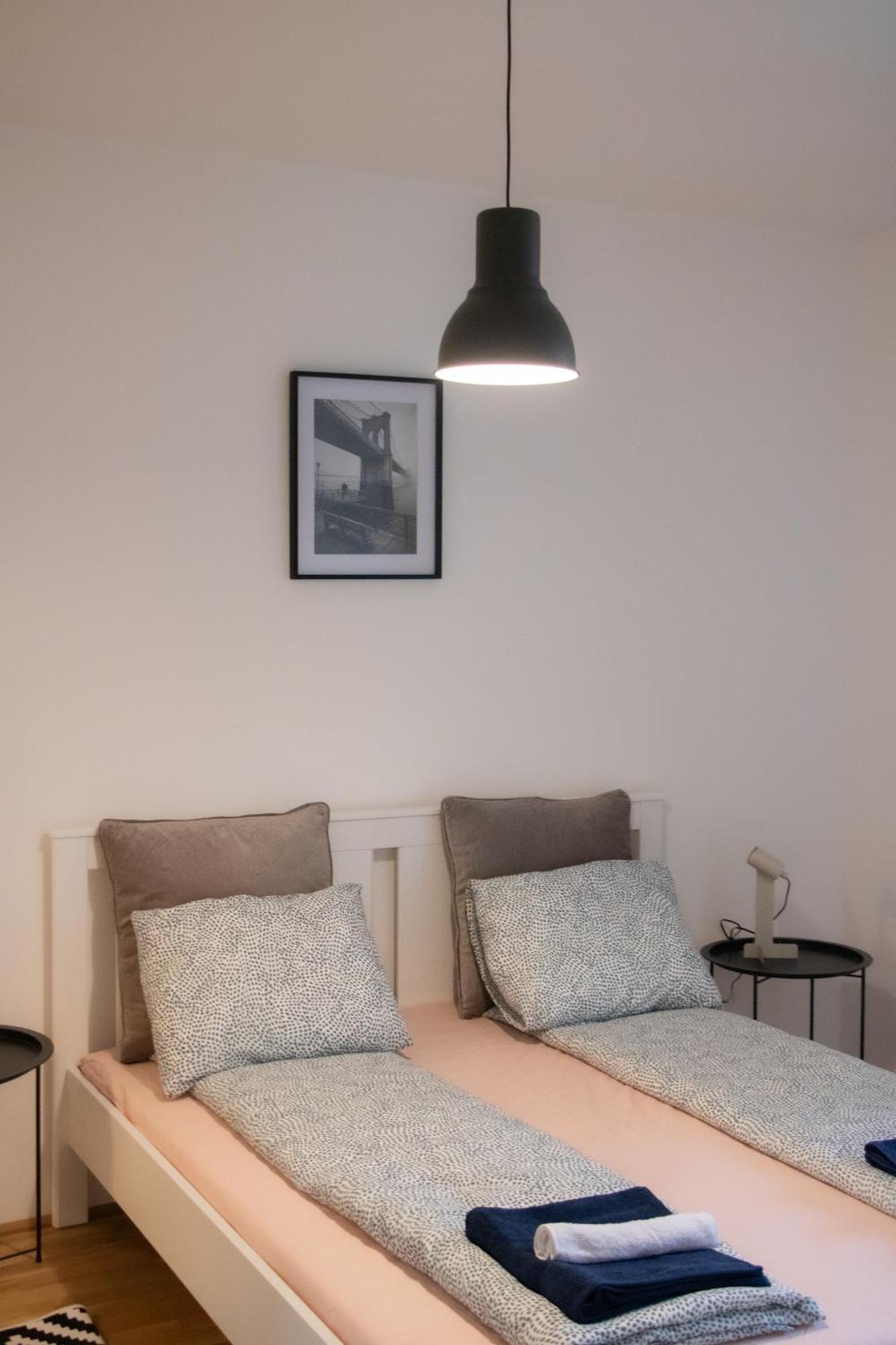 Flat2Go Modern Apartments - Harmony Of City And Nature เวียนนา ภายนอก รูปภาพ
